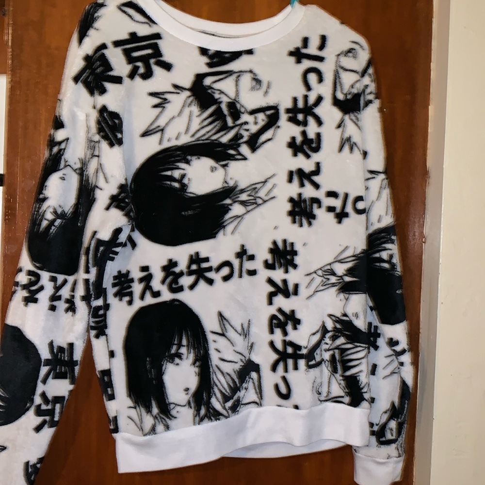 Cold Crush Sweater Fuzzy Soft  sweatshirt Size M black and white Asian